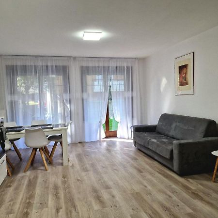 Holiday Residence With Private Garden Экстерьер фото